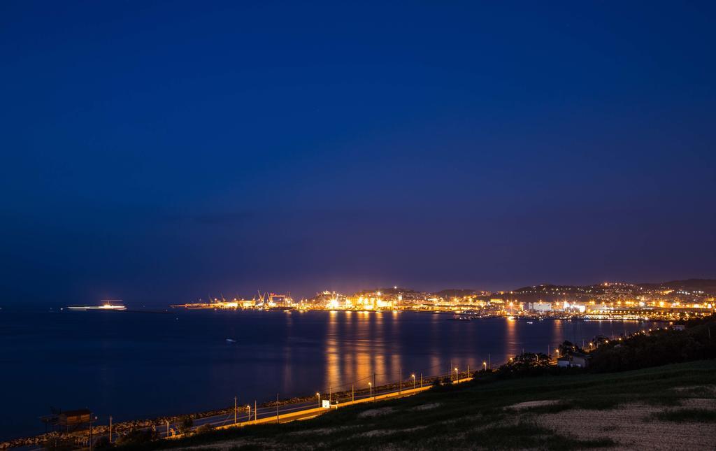 B&B Villa Ngiolo "Vista Mare" Ancona Buitenkant foto